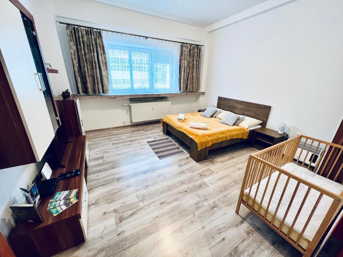 Apartman Pod Fontanou เครมนิตซา ภายนอก รูปภาพ